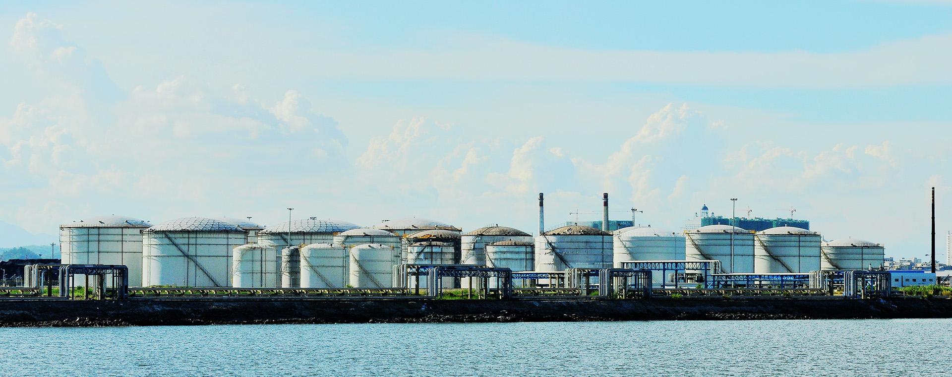 遠見 · 安全 · 專業